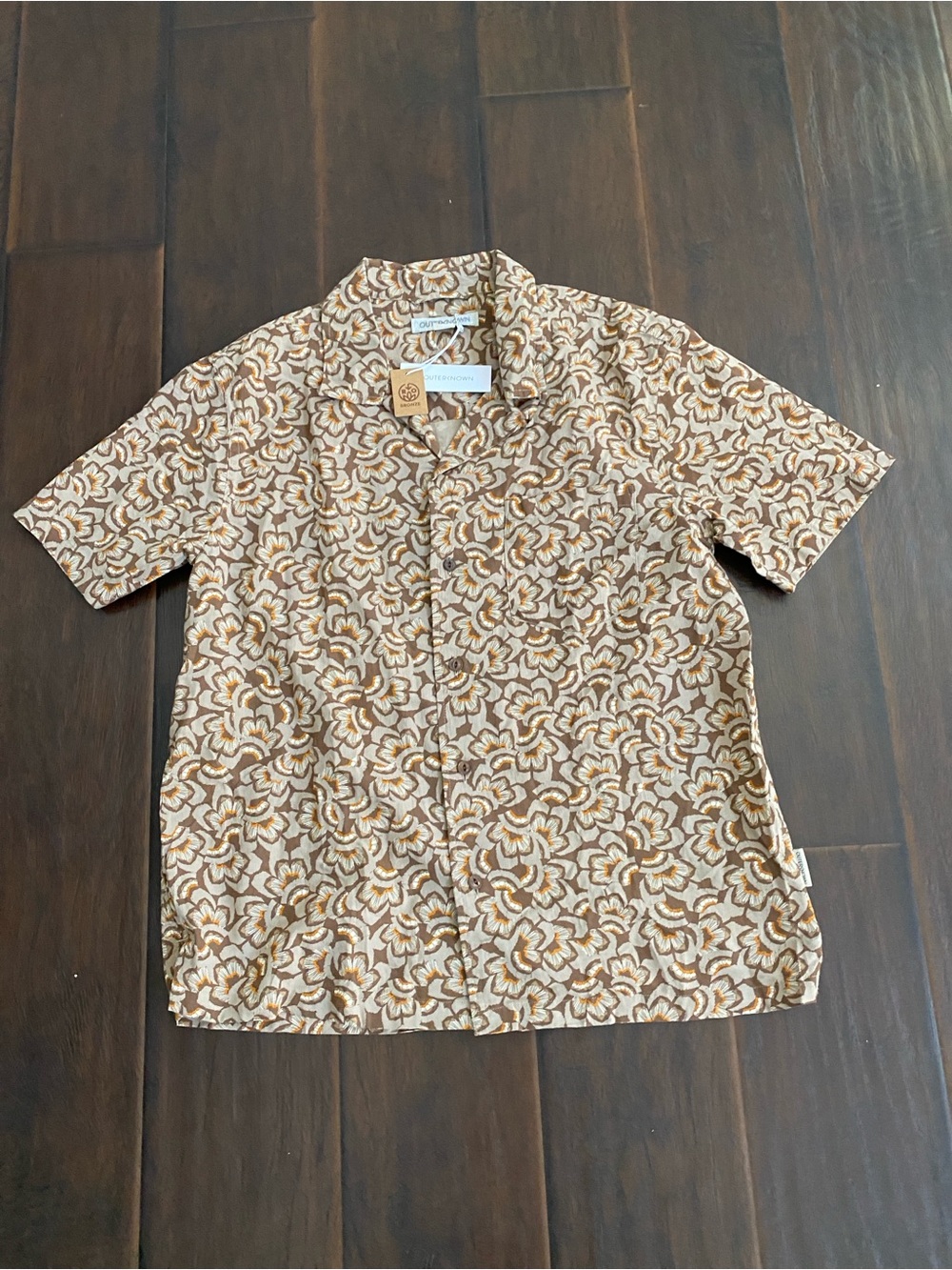 New with tag Outerknown 100% organic cotton lightweight shirt men’s size M